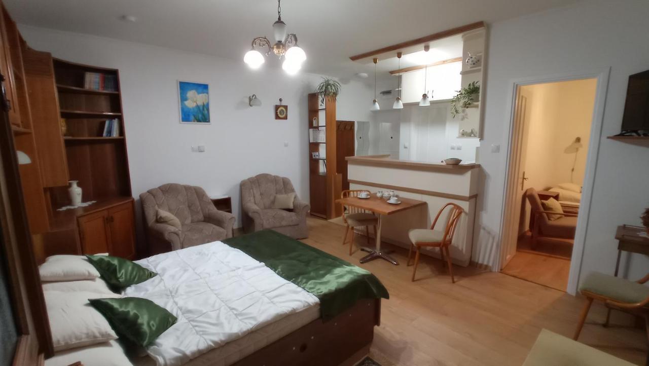 Londira Apartman Heviz Ngoại thất bức ảnh